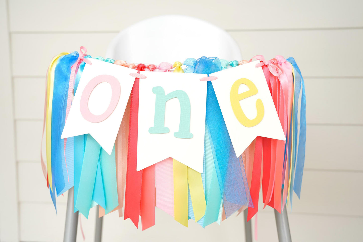 Happy Girl First Birthday High Chair Banner: Bright Birthday Rainbow